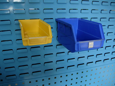 背挂式零件盒 文具零售中的收纳革新